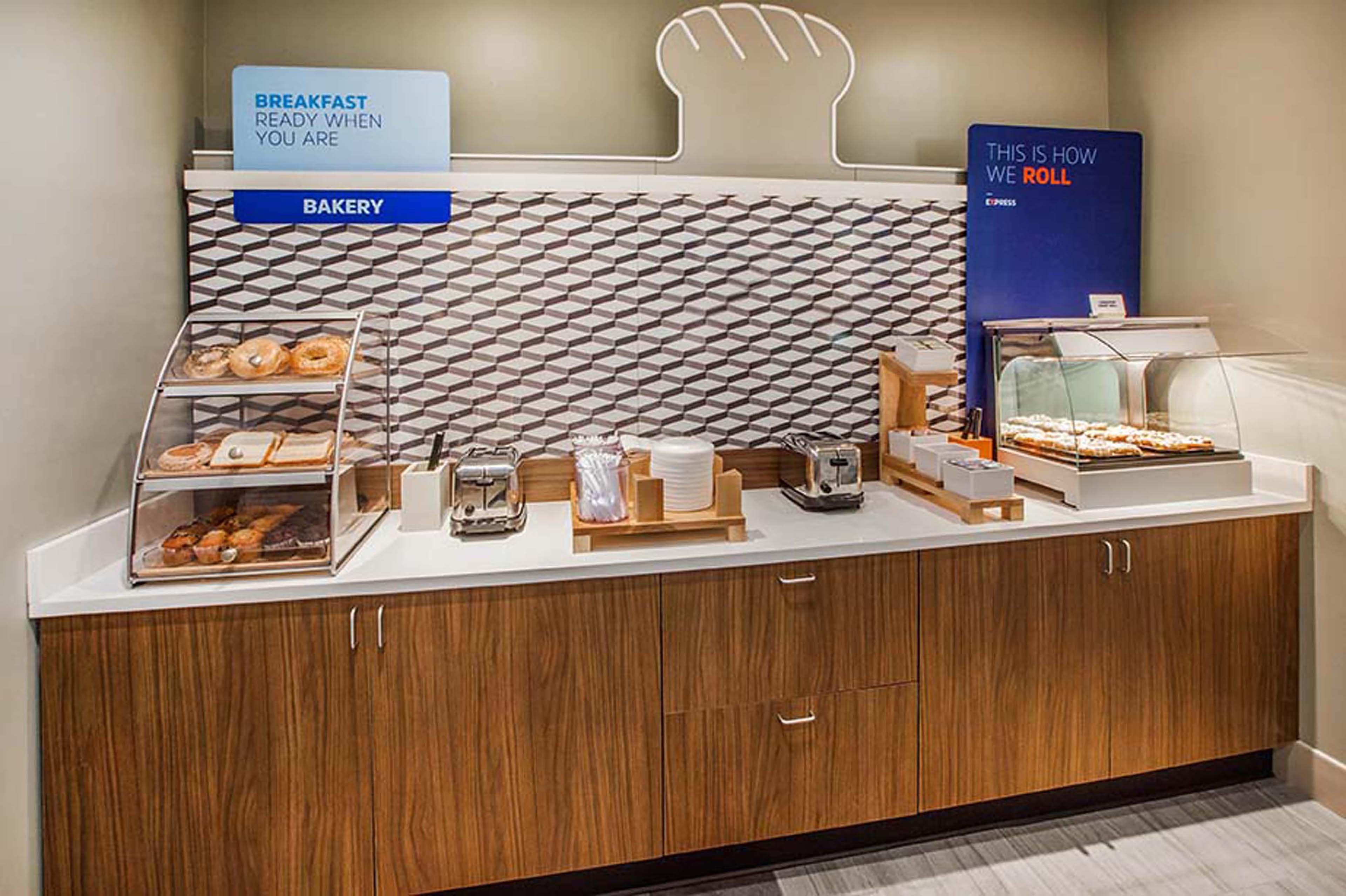 Holiday Inn Express Hotel & Suites Harrison Bagian luar foto