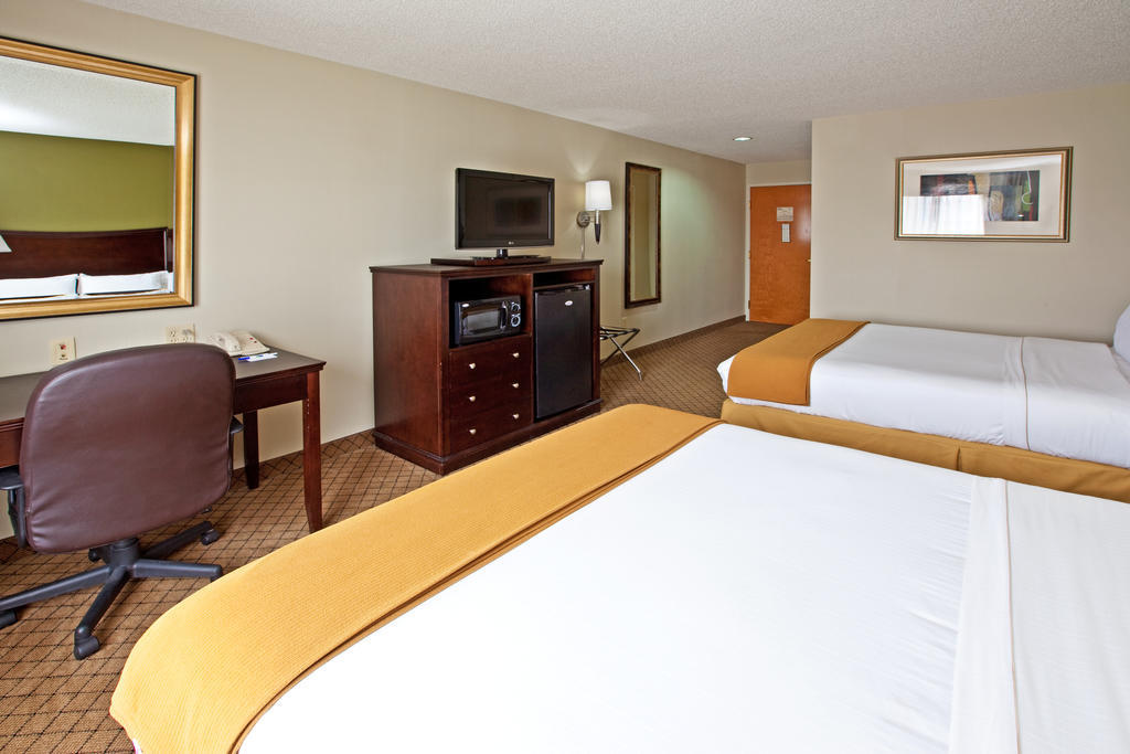 Holiday Inn Express Hotel & Suites Harrison Bagian luar foto