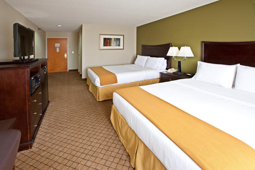 Holiday Inn Express Hotel & Suites Harrison Bagian luar foto