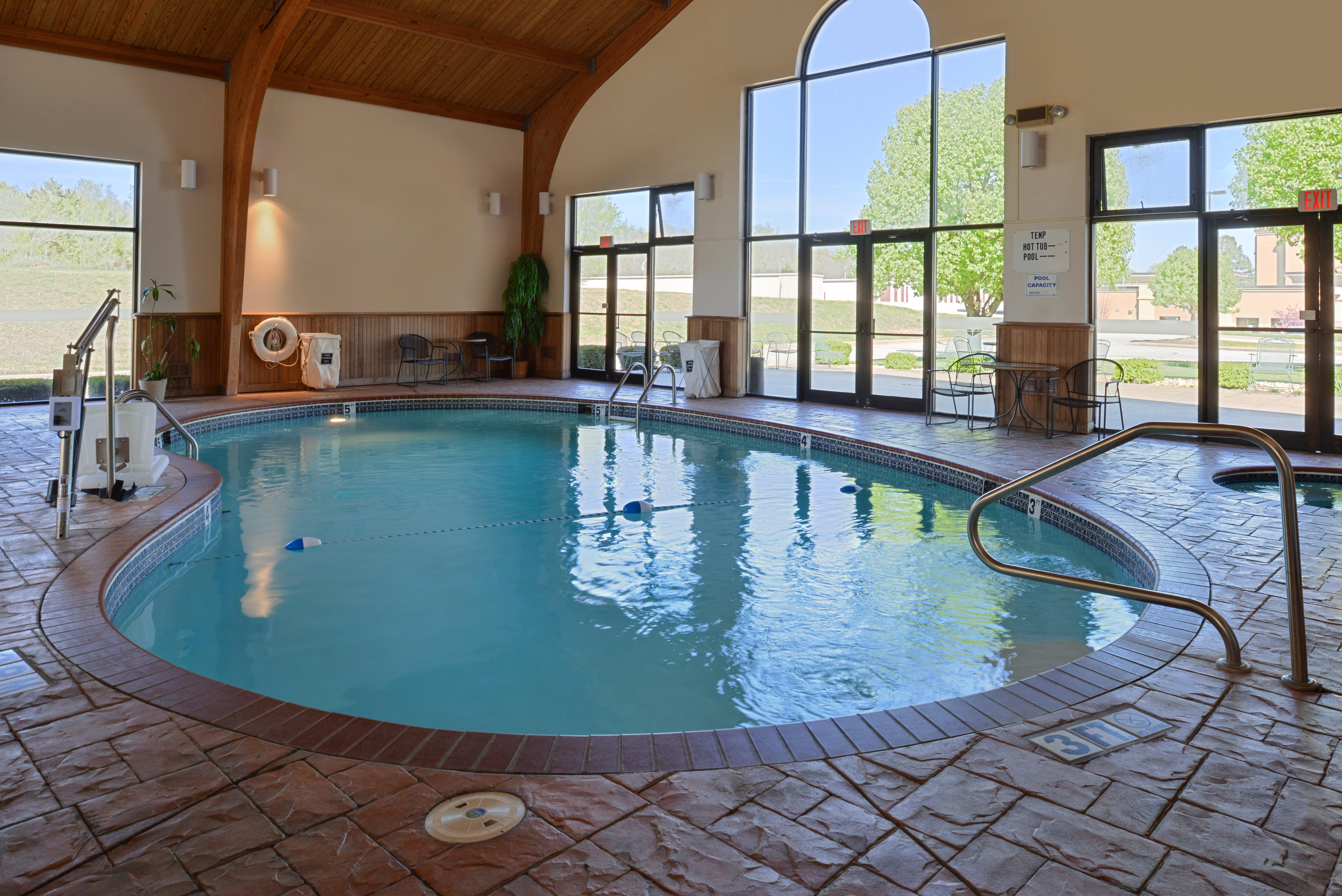 Holiday Inn Express Hotel & Suites Harrison Bagian luar foto