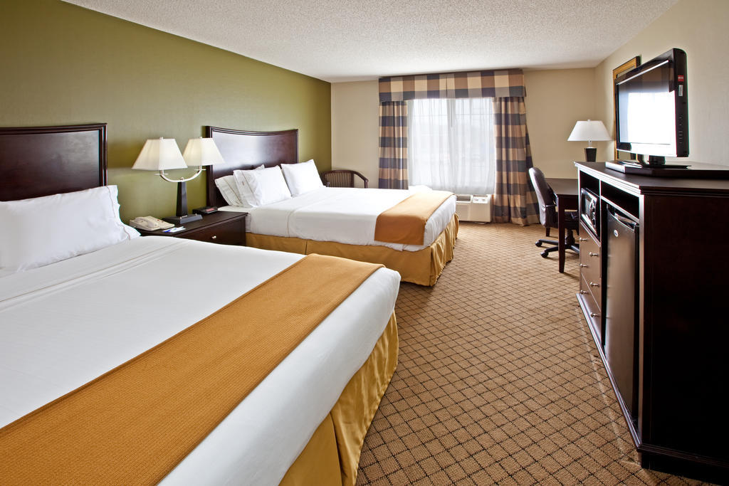 Holiday Inn Express Hotel & Suites Harrison Bagian luar foto