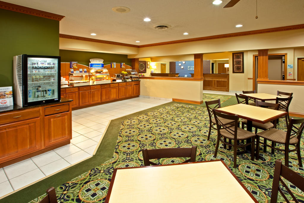 Holiday Inn Express Hotel & Suites Harrison Bagian luar foto