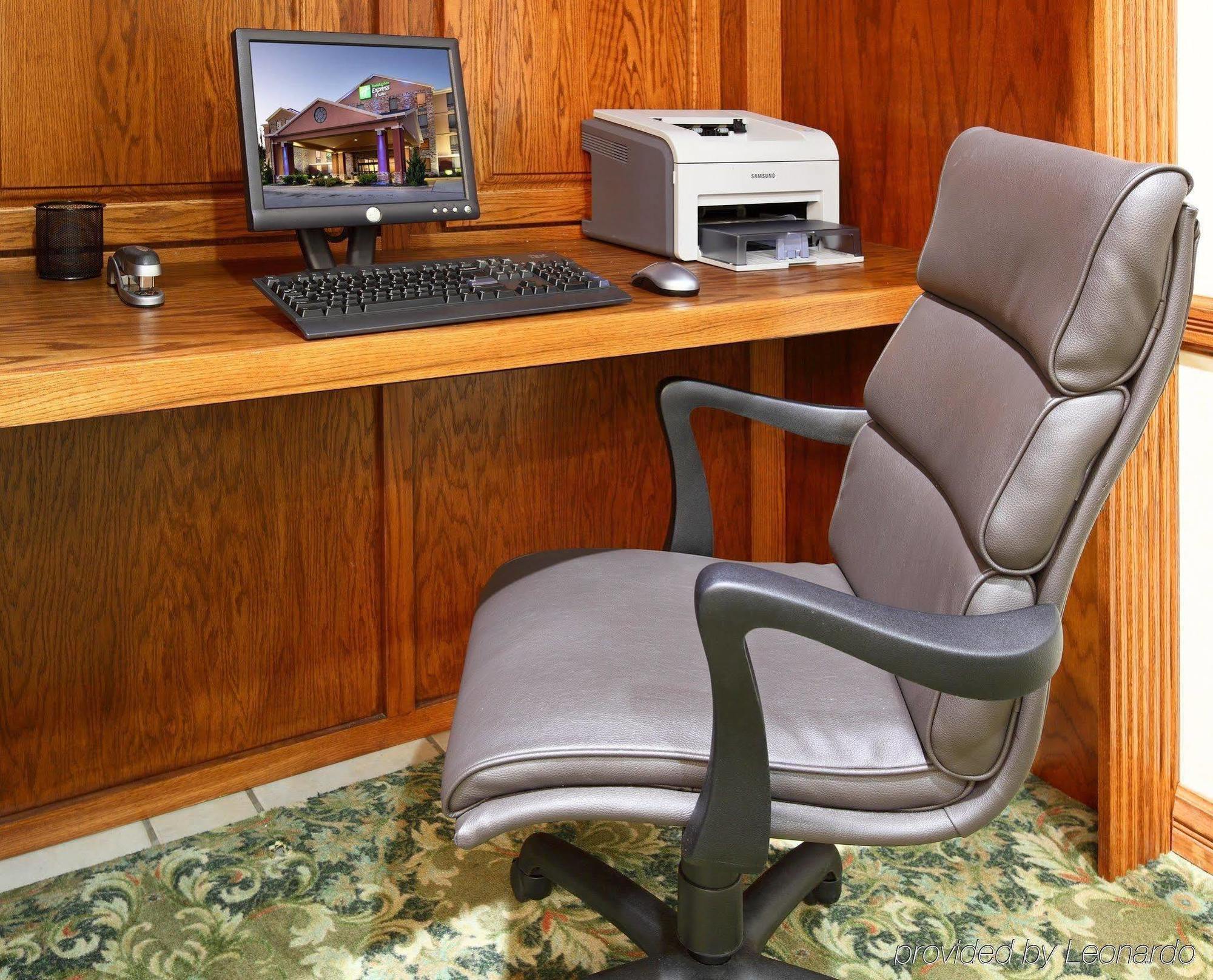 Holiday Inn Express Hotel & Suites Harrison Bagian luar foto